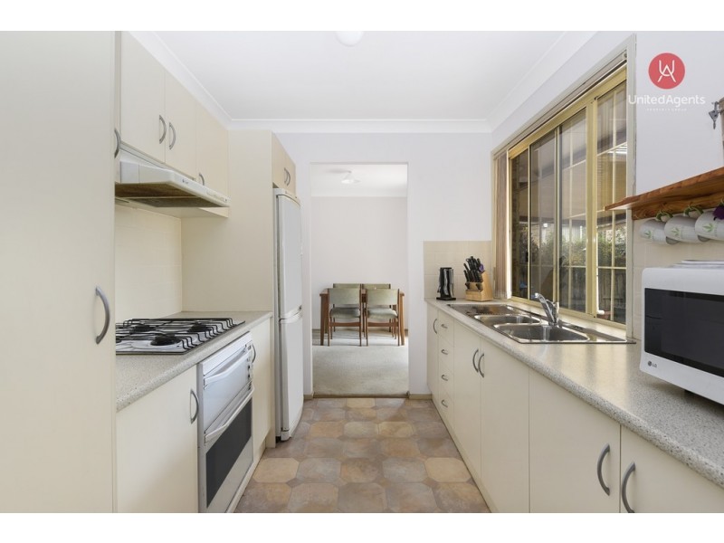 2 Carruthers Drive, Horningsea Park NSW 2171