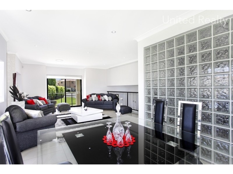 7 Symons Place, West Hoxton NSW 2171