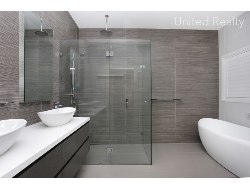 8 Mathew Place, West Hoxton NSW 2171