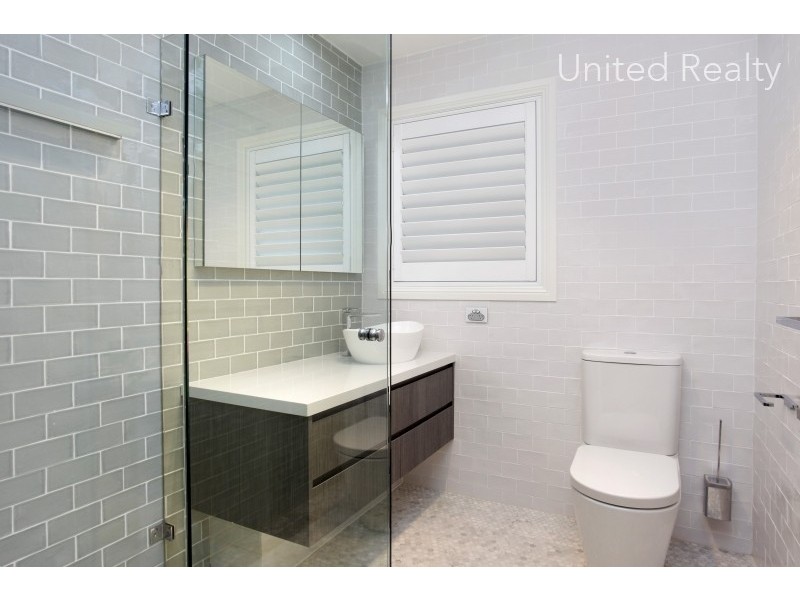 8 Mathew Place, West Hoxton NSW 2171