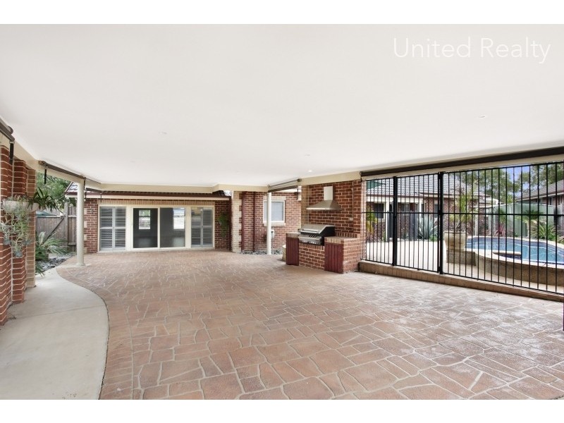 8 Mathew Place, West Hoxton NSW 2171