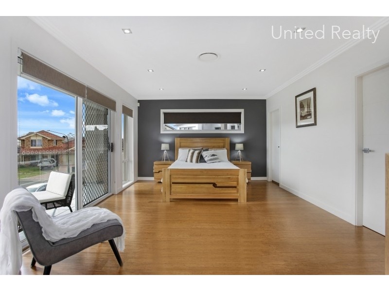1 Rosa Place, West Hoxton NSW 2171