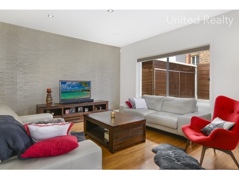 1 Rosa Place, West Hoxton NSW 2171