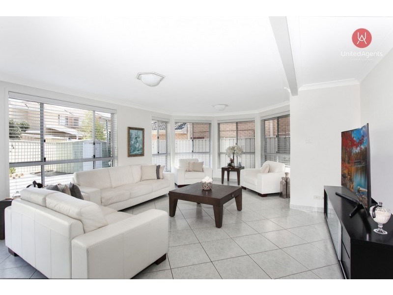 27 Wellesley Place, Green Valley NSW 2168