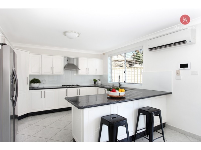 27 Wellesley Place, Green Valley NSW 2168