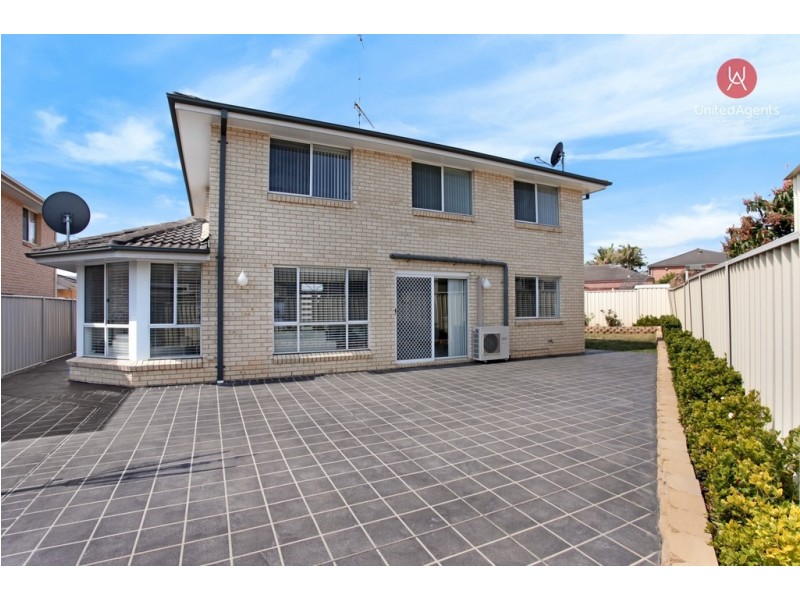 27 Wellesley Place, Green Valley NSW 2168