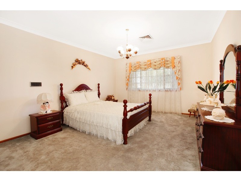 1 Hook Close, Hinchinbrook NSW 2168