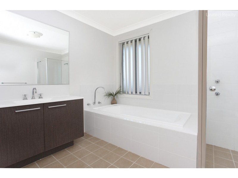 2 Hemsworth Avenue, Middleton Grange NSW 2171