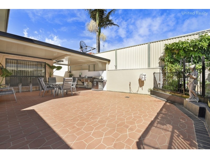 16 Redpa Close, West Hoxton NSW 2171