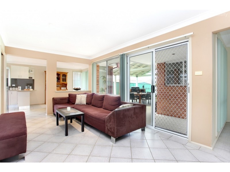 137 Pacific Palms Circuit, Hoxton Park NSW 2171