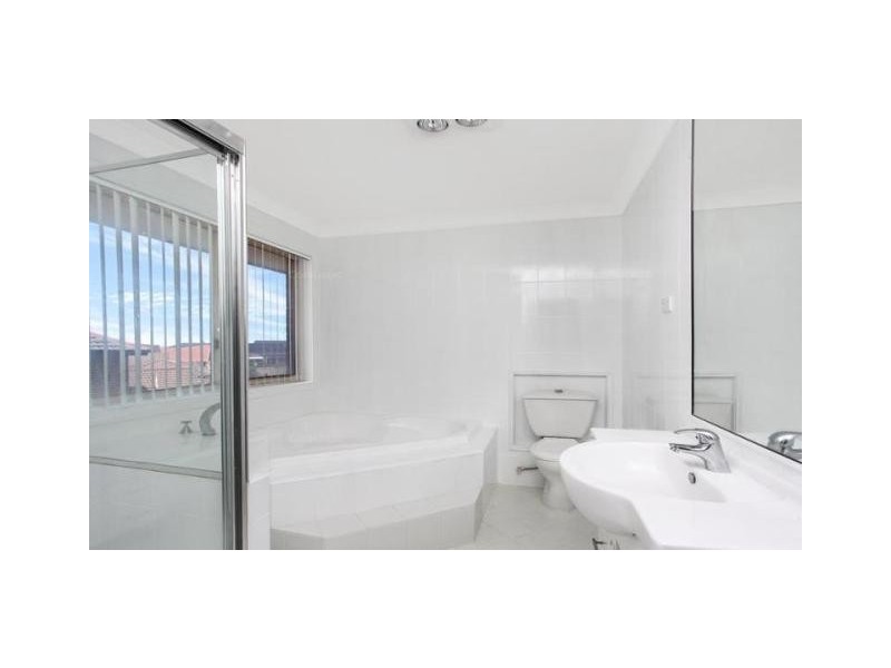 9 Bringelly Place, Bonnyrigg Heights NSW 2177