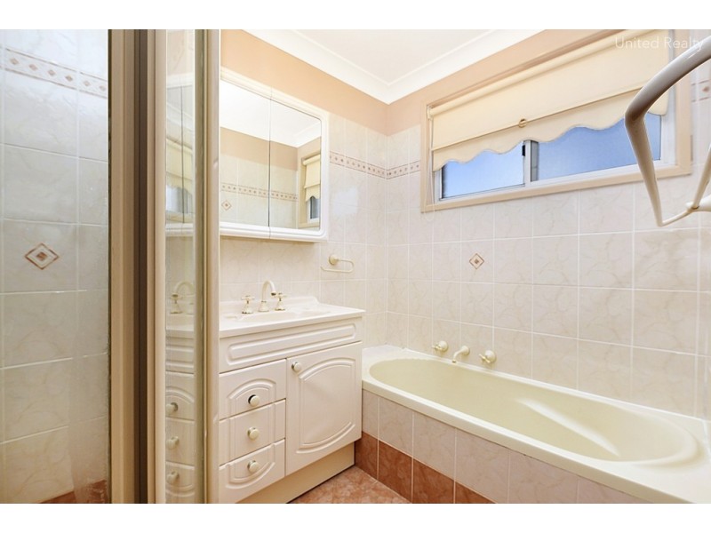 6 Pinot Street, Eschol Park NSW 2558