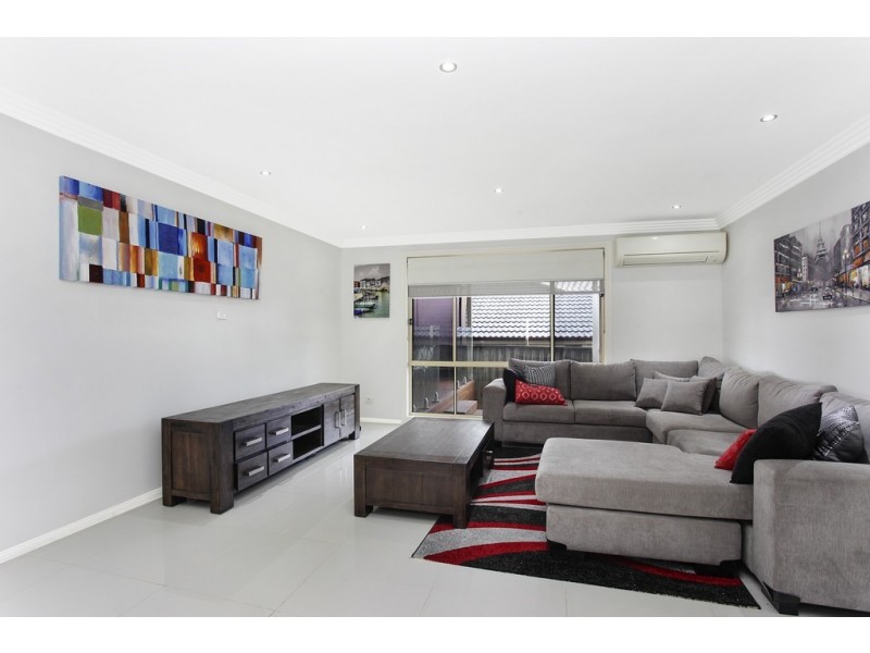 25 Mathinna Circuit, West Hoxton NSW 2171