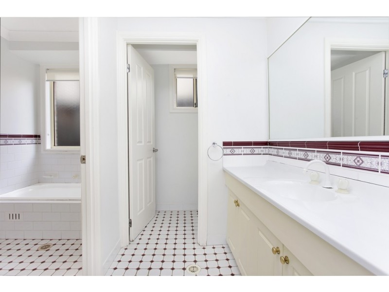 25 Mathinna Circuit, West Hoxton NSW 2171