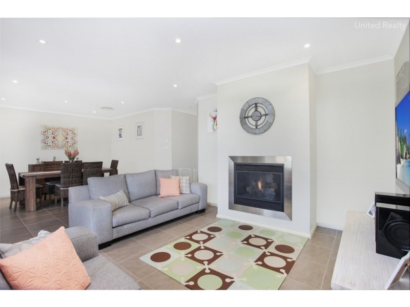 178 Carmichael Drive, West Hoxton NSW 2171