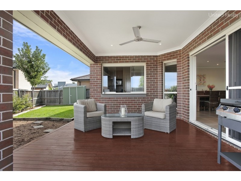 178 Carmichael Drive, West Hoxton NSW 2171