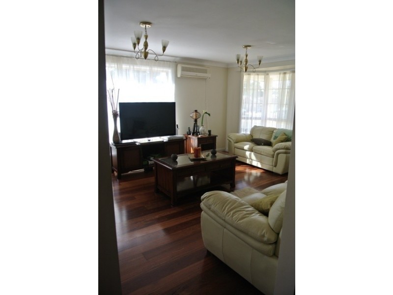 1B Harris Place, West Hoxton NSW 2171