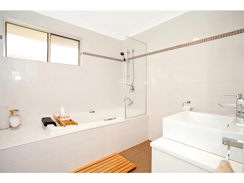 9 Gunnedah Road, Hoxton Park NSW 2171