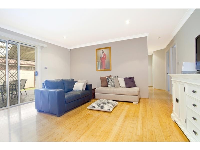 9 Gunnedah Road, Hoxton Park NSW 2171