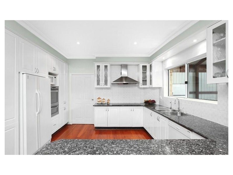 5 Mollymook Street, Prestons NSW 2170