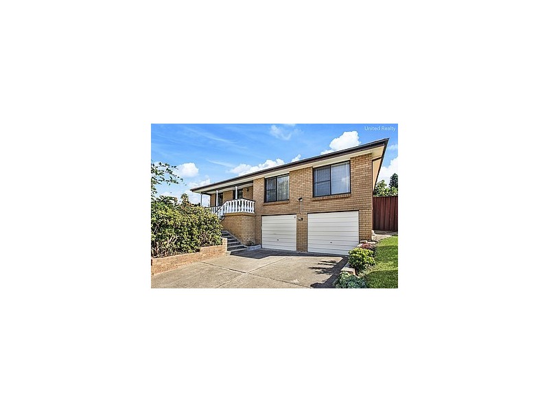 1 Buranda Crescent, St Johns Park NSW 2176