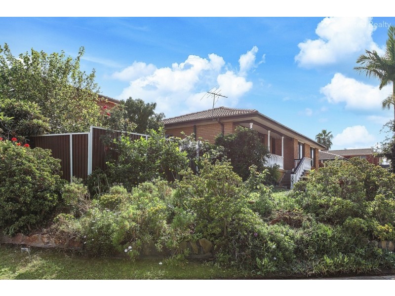 1 Buranda Crescent, St Johns Park NSW 2176