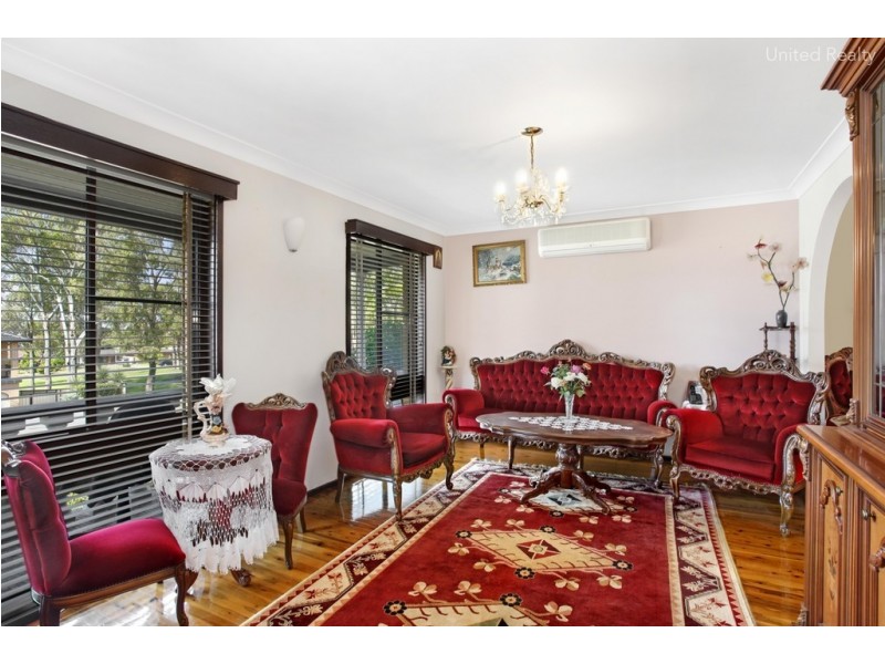 1 Buranda Crescent, St Johns Park NSW 2176