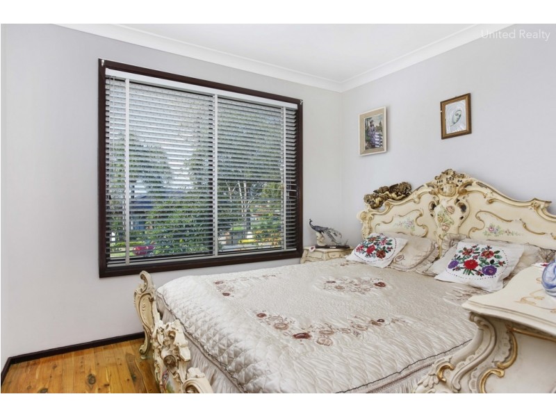 1 Buranda Crescent, St Johns Park NSW 2176