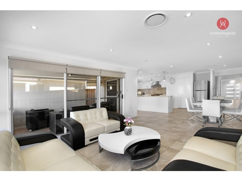 11 Greystanes Way, Carnes Hill NSW 2171