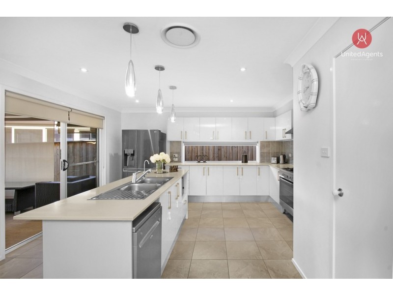 11 Greystanes Way, Carnes Hill NSW 2171