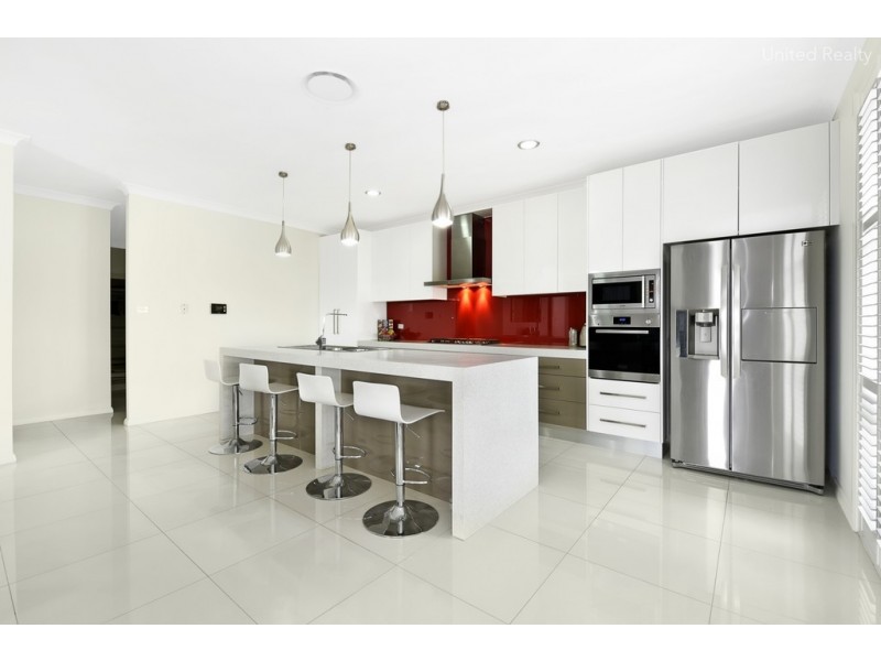 8 Fysh Avenue, Middleton Grange NSW 2171