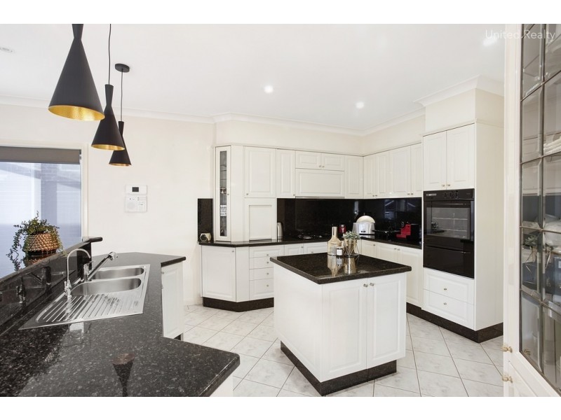 6 Nicholas Crescent, Cecil Hills NSW 2171