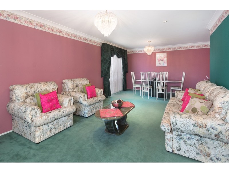 9 Whitsunday Circuit, Green Valley NSW 2168