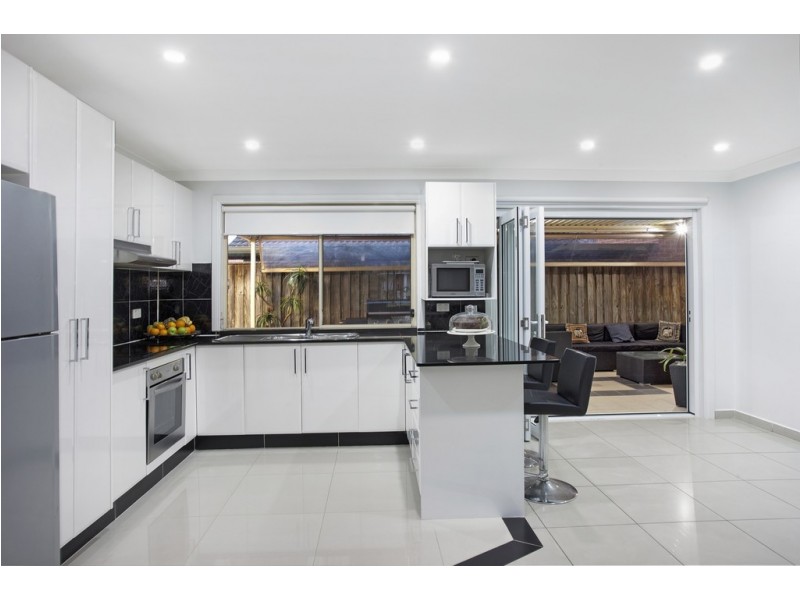 3B Dolphin Close, Green Valley NSW 2168