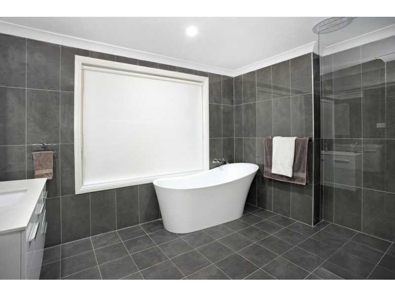 3B Dolphin Close, Green Valley NSW 2168