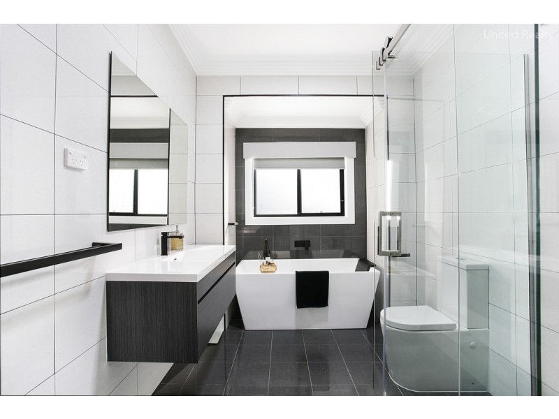 8 Darwin Road, Edmondson Park NSW 2174