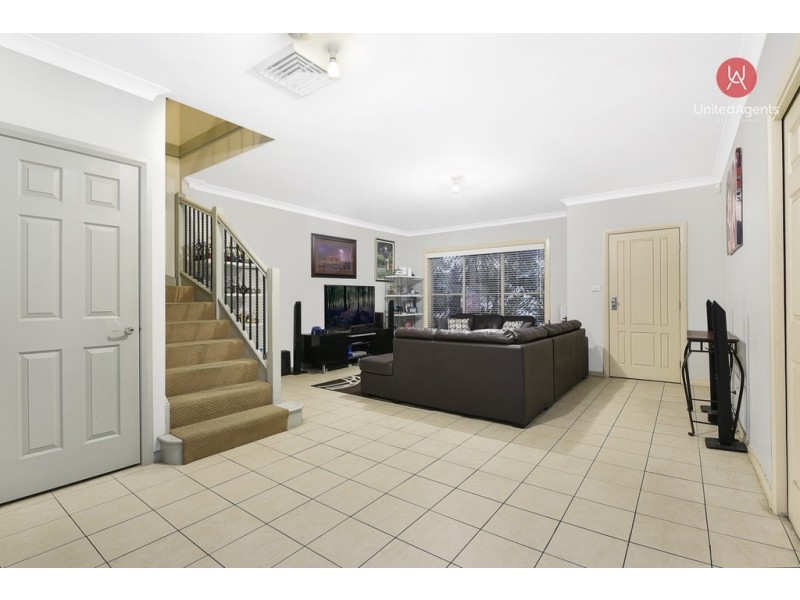 2/6 Bangalow Place, Hoxton Park NSW 2171