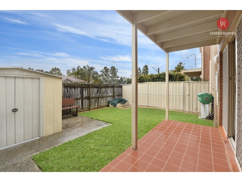 2/6 Bangalow Place, Hoxton Park NSW 2171