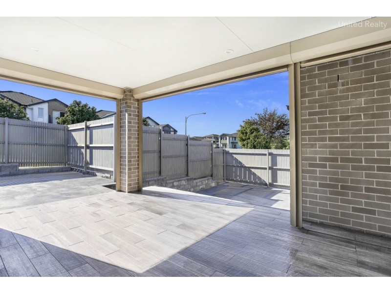 17 McIntyre Circuit, Middleton Grange NSW 2171