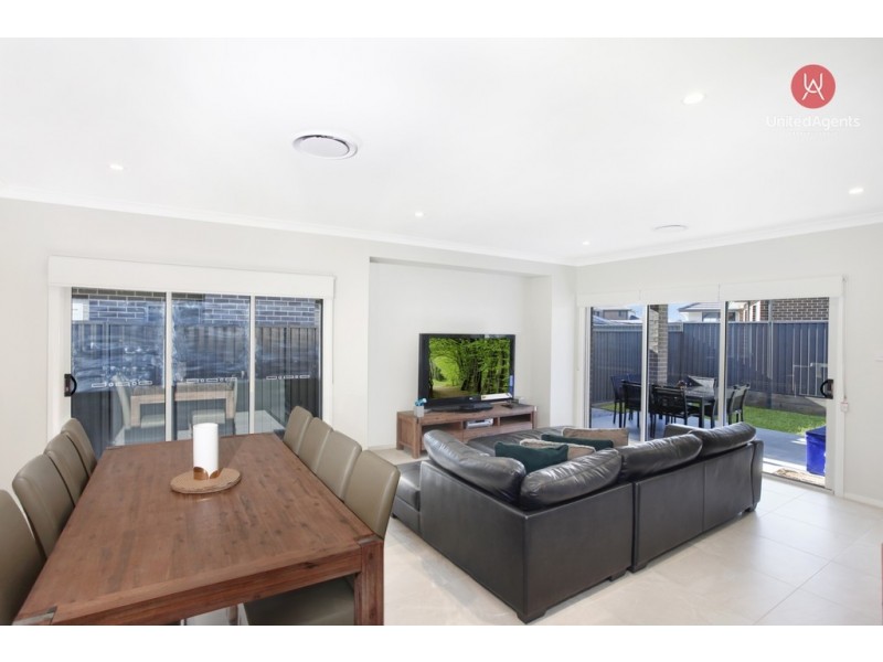 43 Grantham Crescent, Denham Court NSW 2565