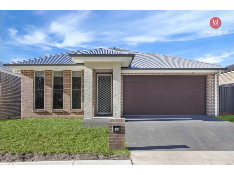 43 Grantham Crescent, Denham Court NSW 2565