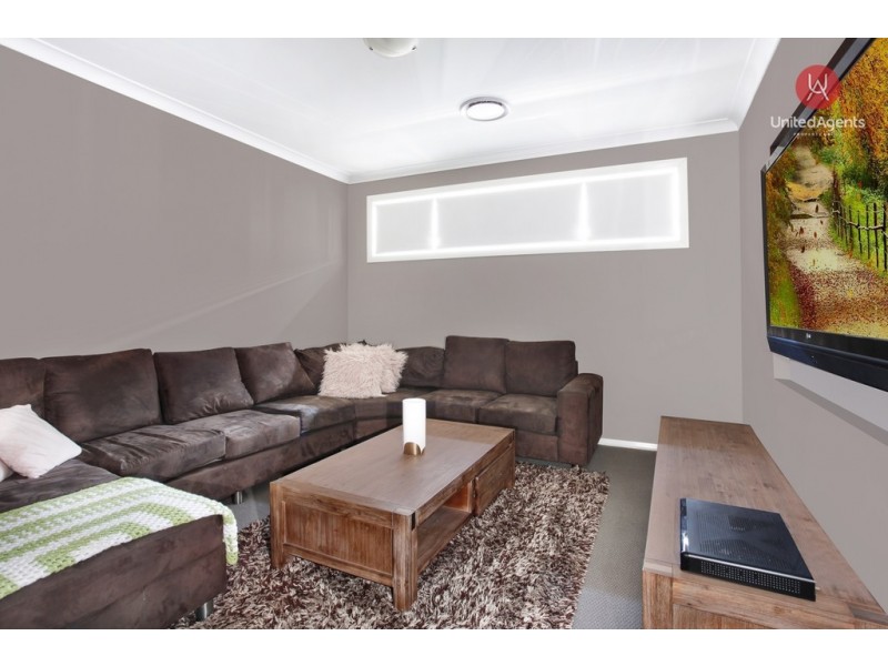 43 Grantham Crescent, Denham Court NSW 2565