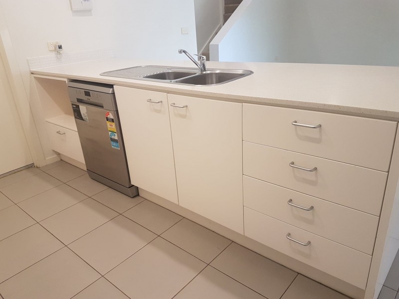 West Hoxton NSW 2171