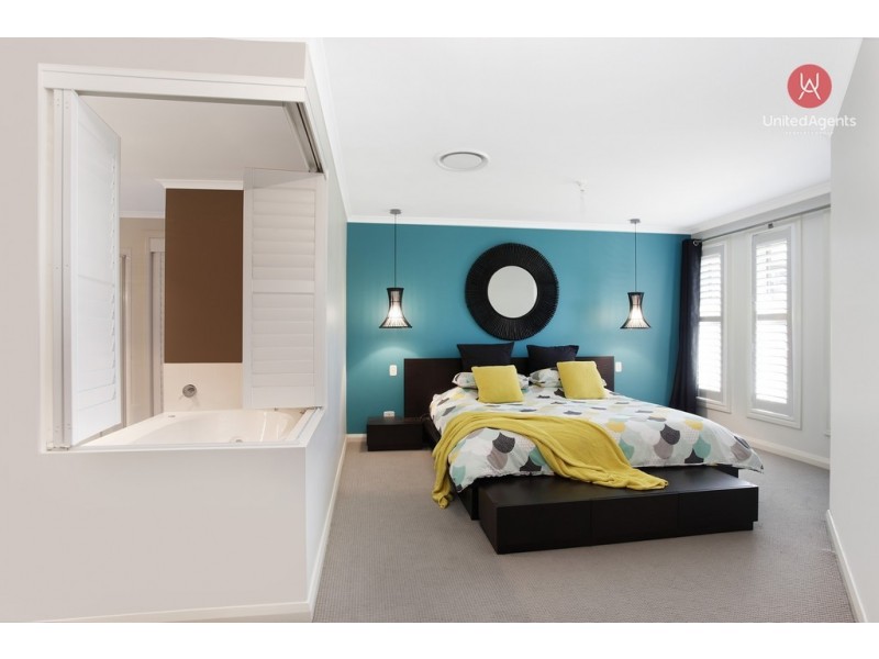 25 Graziers Way, Carnes Hill NSW 2171