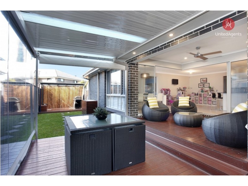 25 Graziers Way, Carnes Hill NSW 2171