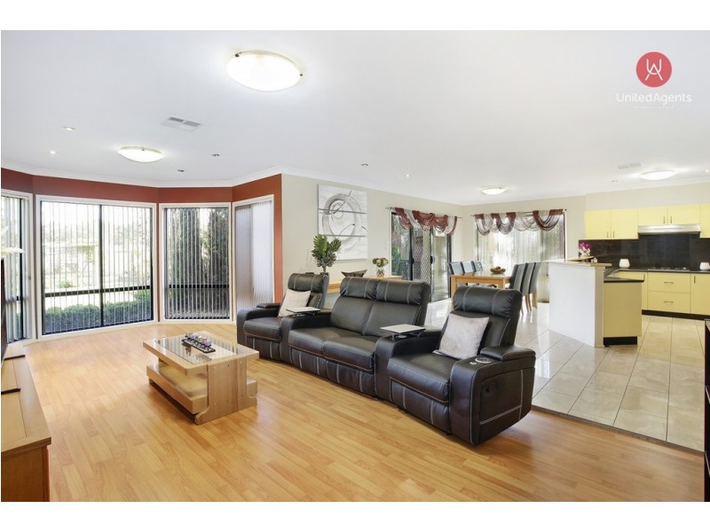 27 Croker Place, Green Valley NSW 2168