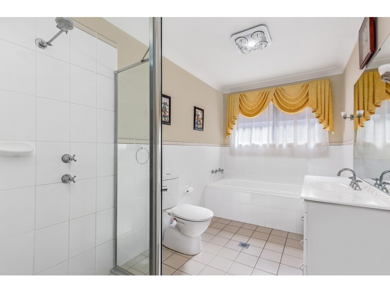 1 Broadbent Avenue, Middleton Grange NSW 2171