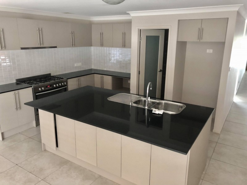 2 Globe Street, Middleton Grange NSW 2171