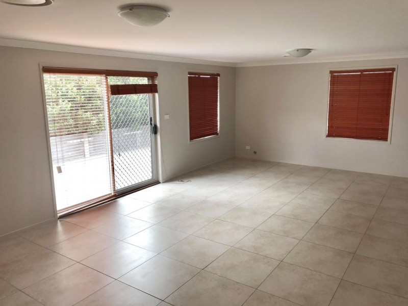 2 Globe Street, Middleton Grange NSW 2171