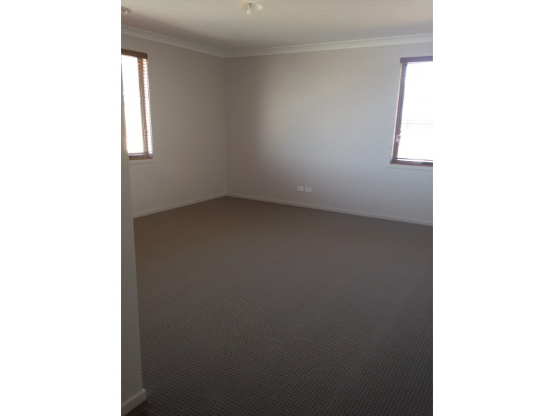 2 Globe Street, Middleton Grange NSW 2171